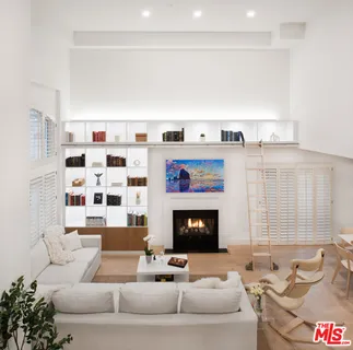 $2,495,000 | 838 17th Street, Unit 105, Santa Monica, CA 90403
