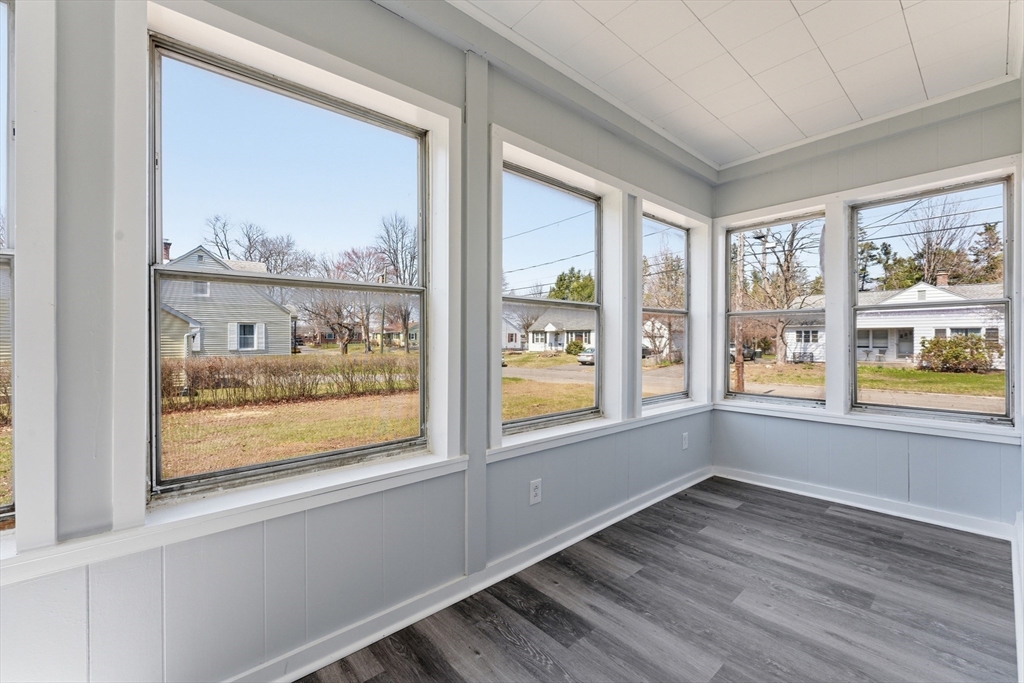 21 Wrona Street Springfield, MA 01151 - Photo 7 of 36