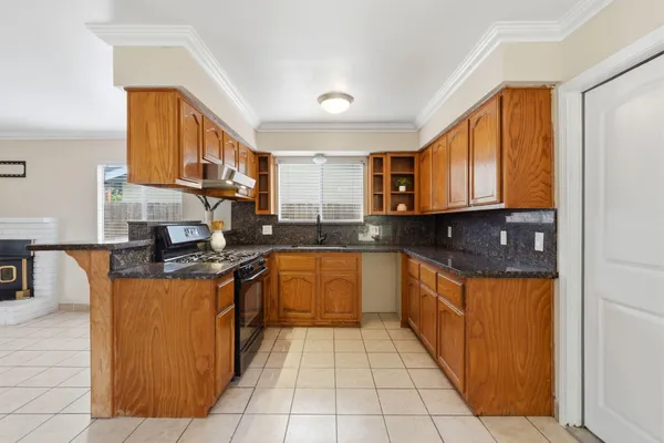 $325,000 | 1911 North Giddings Street, Visalia, CA 93291