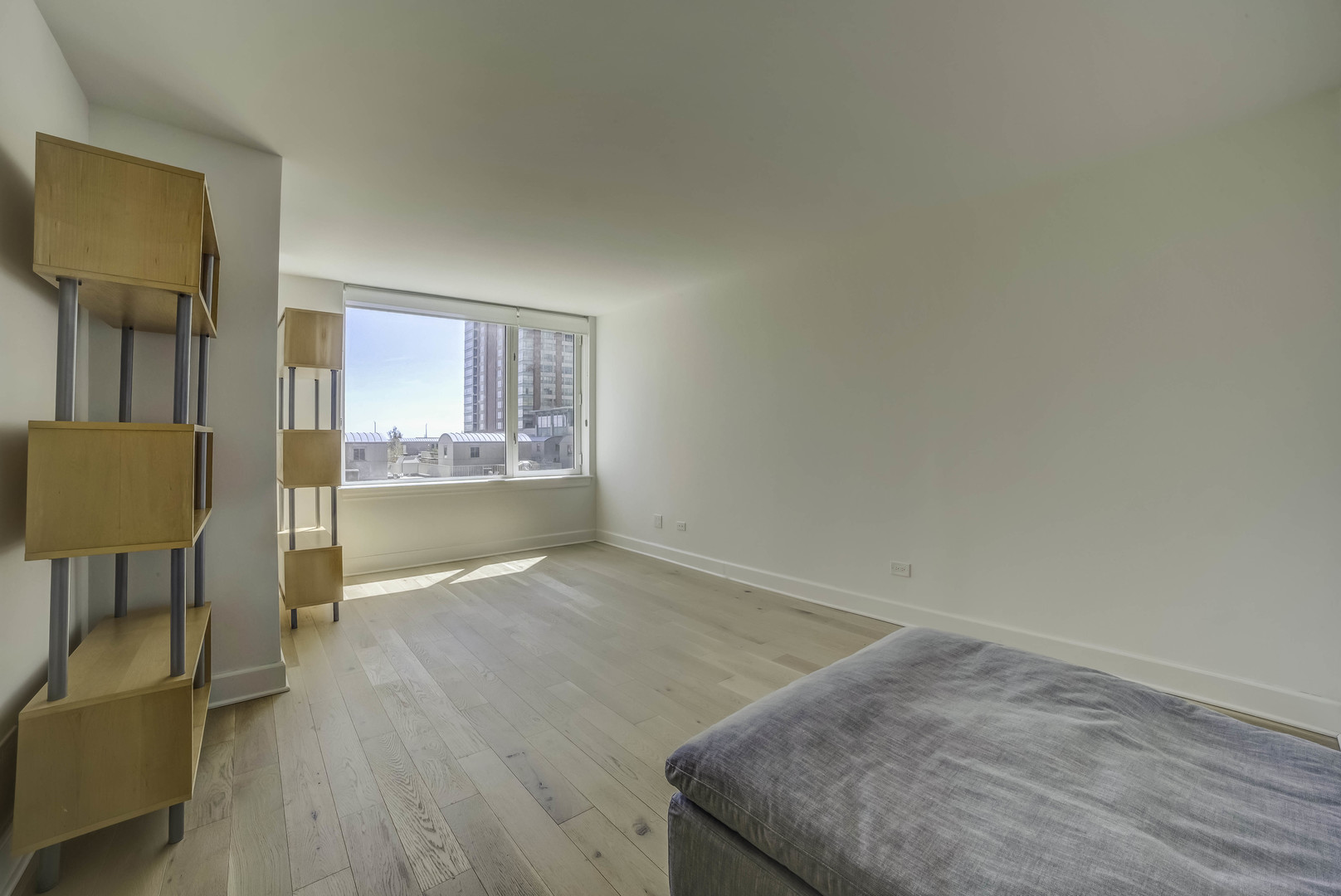 440 North McClurg Court, Unit 513 Chicago, IL 60611 - Photo 21 of 35