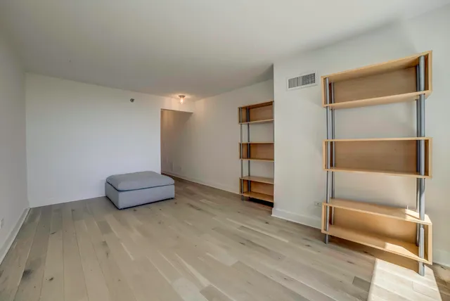 $4,000 | 440 North McClurg Court, Unit 513, Chicago, IL 60611