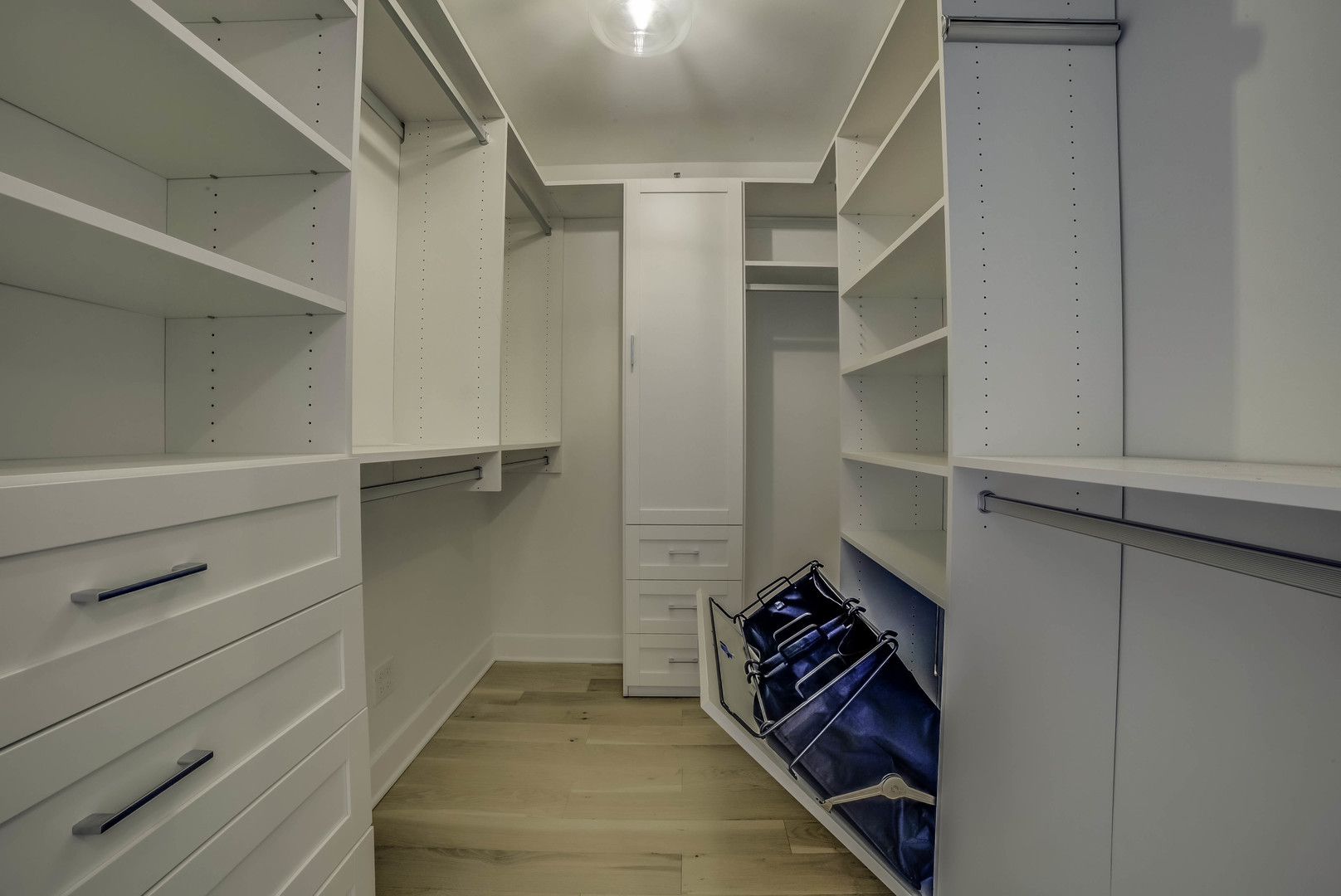 440 North McClurg Court, Unit 513 Chicago, IL 60611 - Photo 24 of 35