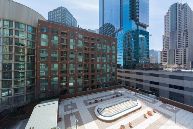 440 North McClurg Court, Unit 513 Chicago, IL 60611 - Photo 33 of 35