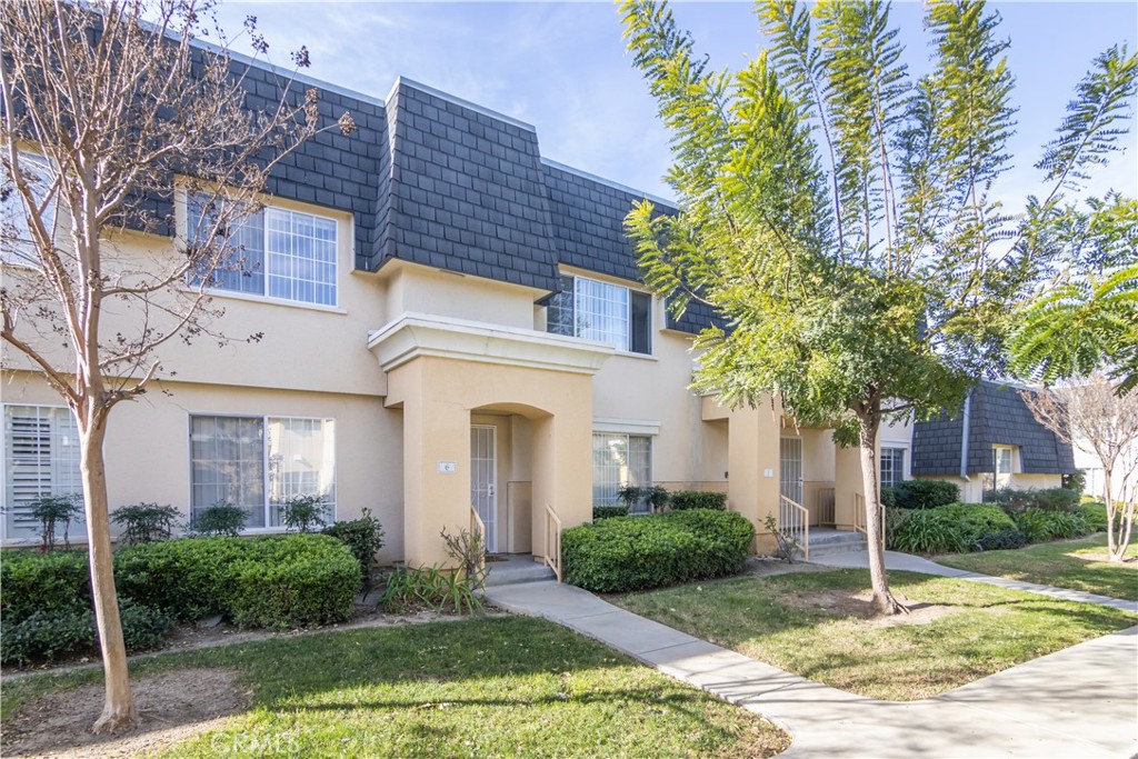 19216 Hamlin Street, Unit 6 Reseda, CA 91335 - Photo 1 of 20