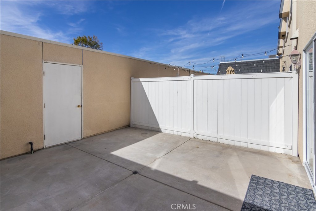 19216 Hamlin Street, Unit 6 Reseda, CA 91335 - Photo 13 of 20