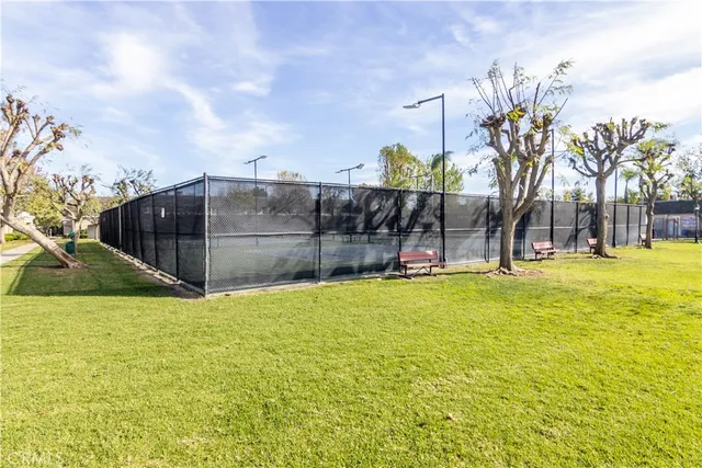 $3,150 | 19216 Hamlin Street, Unit 6, Reseda, CA 91335