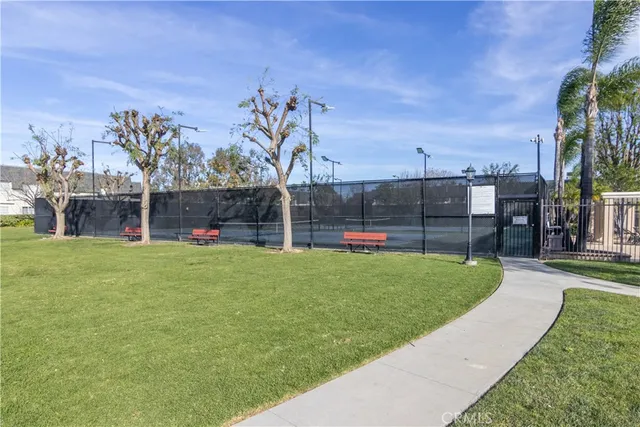 $3,150 | 19216 Hamlin Street, Unit 6, Reseda, CA 91335