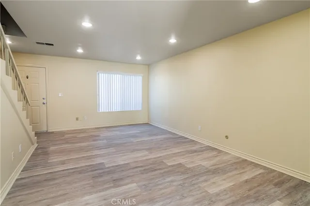 $3,150 | 19216 Hamlin Street, Unit 6, Reseda, CA 91335