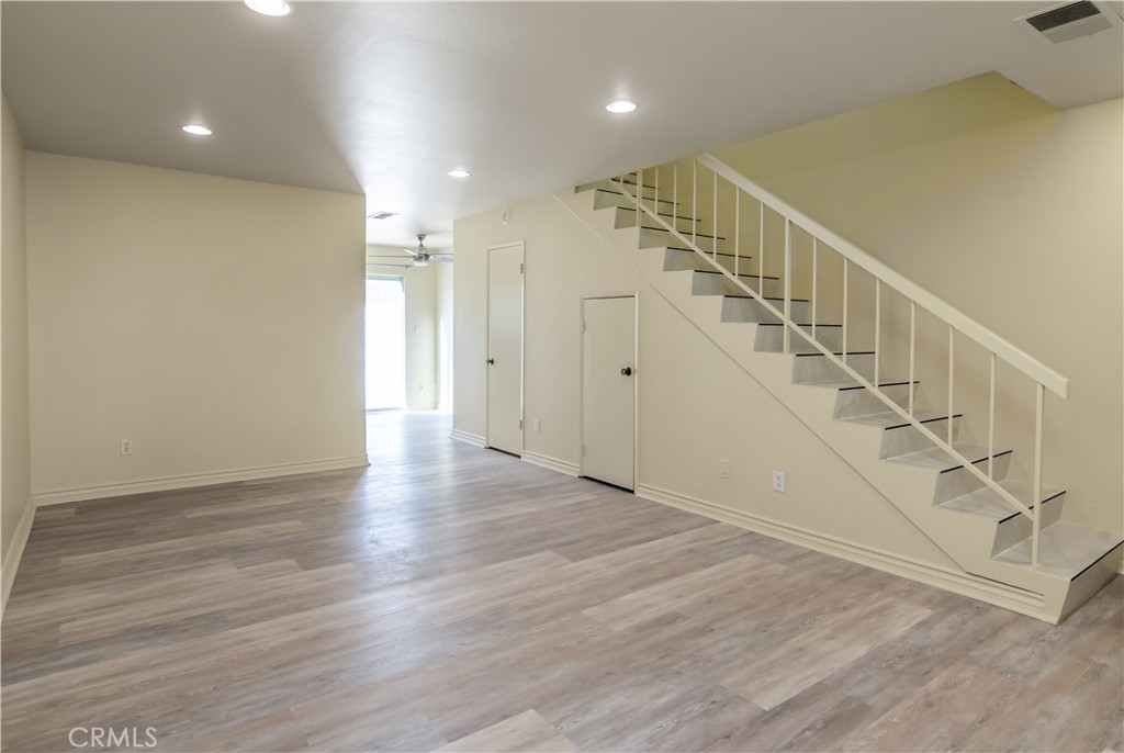 19216 Hamlin Street, Unit 6 Reseda, CA 91335 - Photo 5 of 20