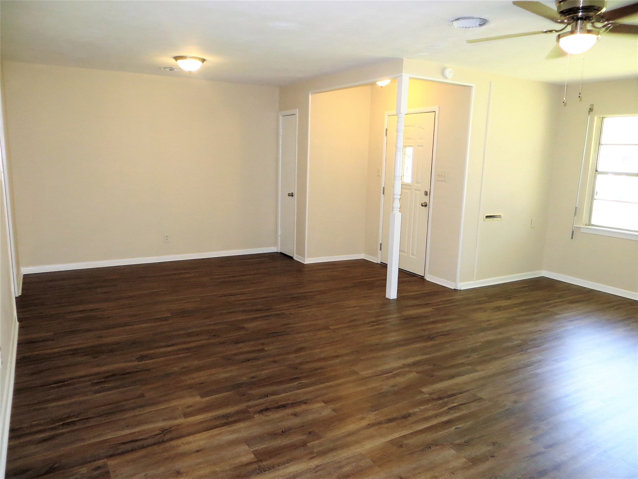 2809 Rosadele Street La Marque, TX 77568 - Photo 5 of 33