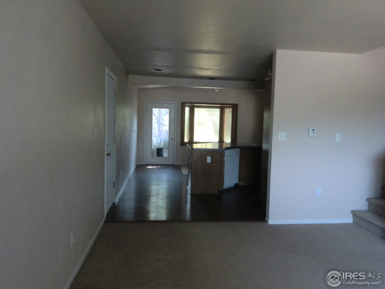 Looking into Eat in Kitchen