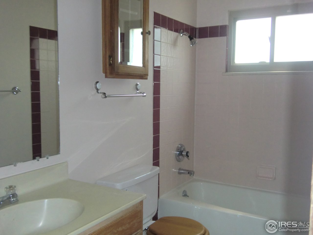 4806 9th St Road Greeley, CO 80634 - Photo 9 of 23 Upper Bath