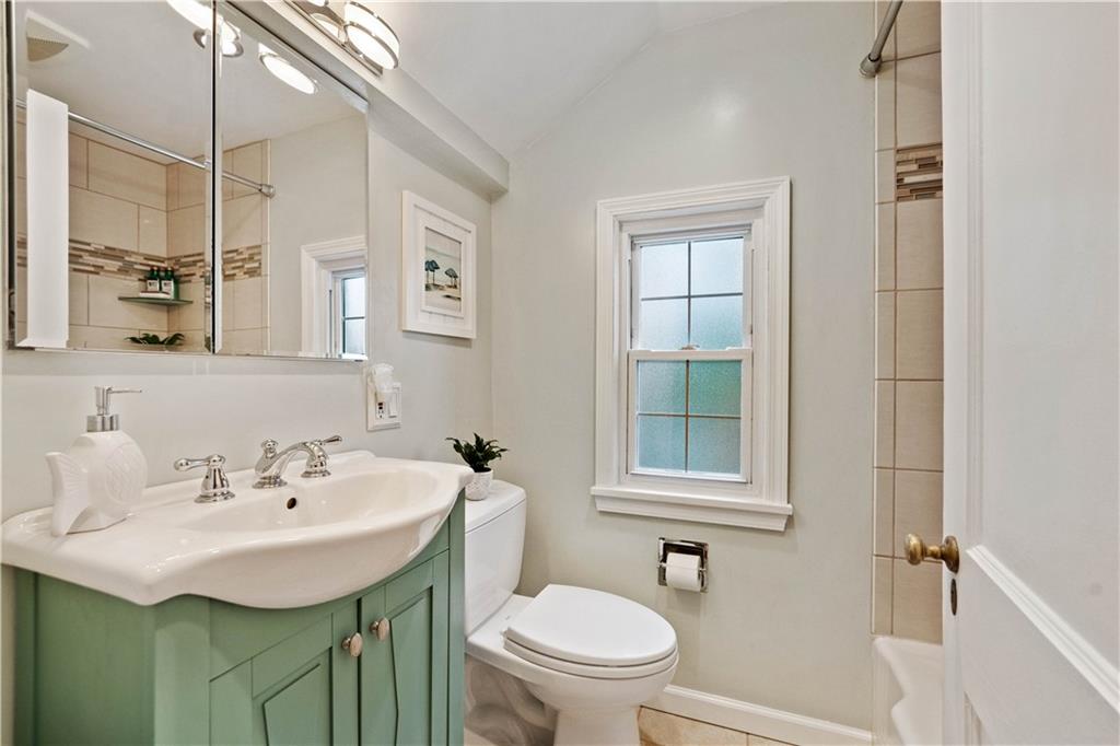 114 Lee Road Pittsburgh, PA 15237 - Photo 11 of 21 Gallery Image 11
