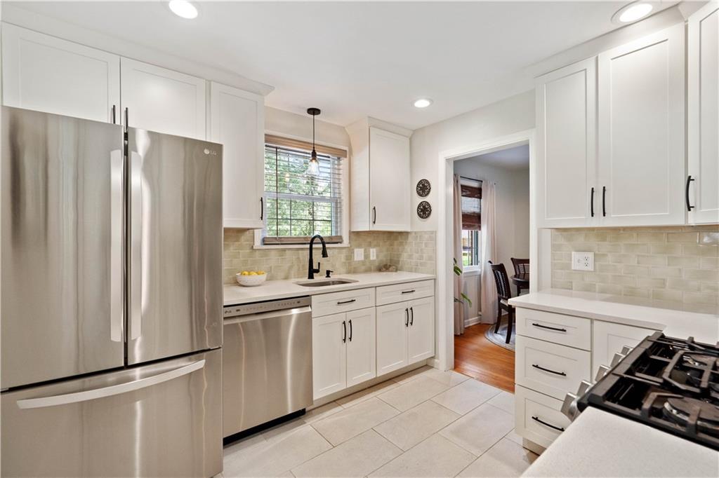 114 Lee Road Pittsburgh, PA 15237 - Photo 4 of 21 Gallery Image 4