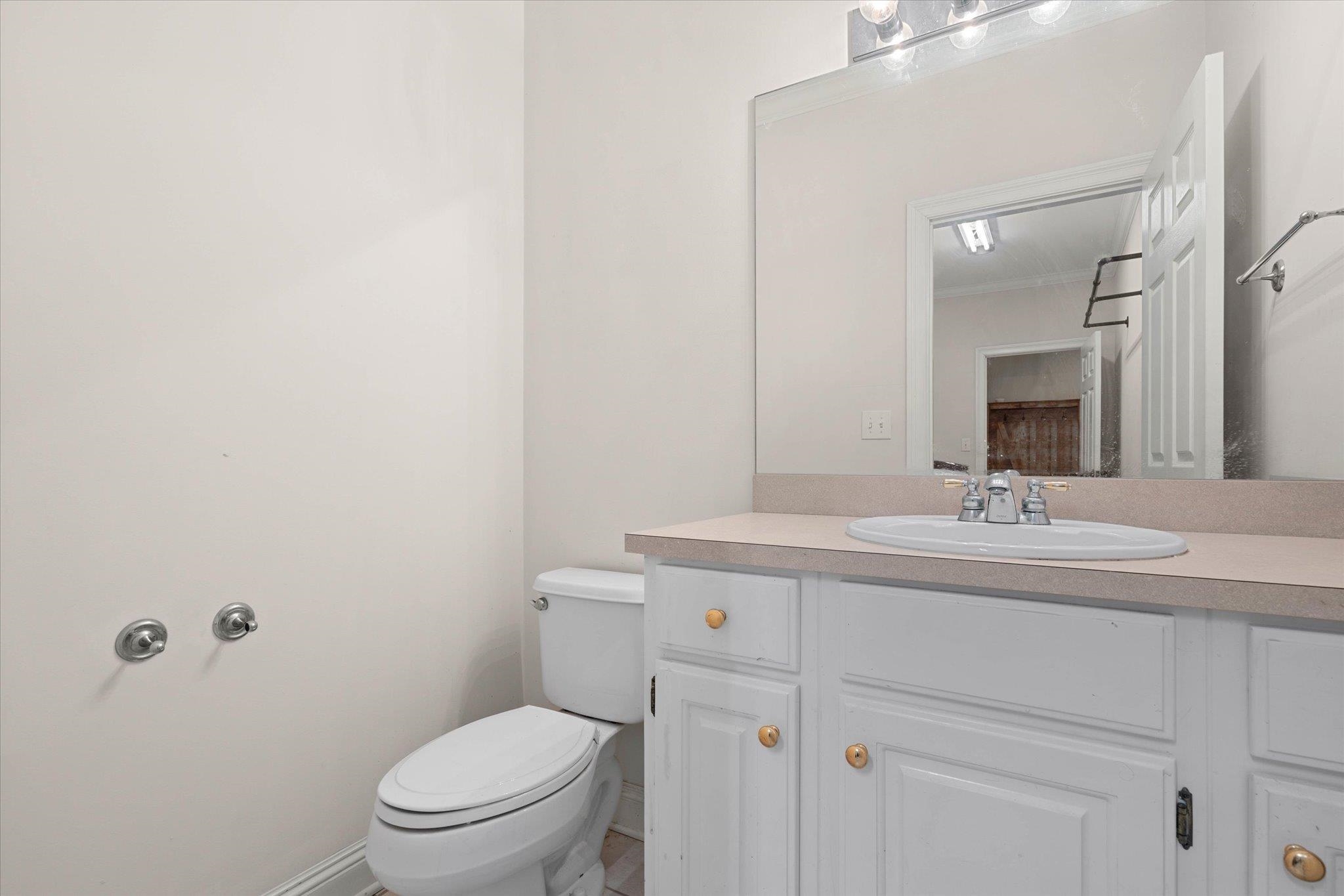 22760 Ridgewood Drive Robertsdale, AL 36567 - Photo 22 of 44 Bathroom
