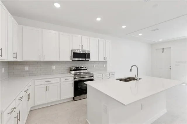 $384,730 | 1427 Alston Bay Boulevard, Apopka, FL 32703