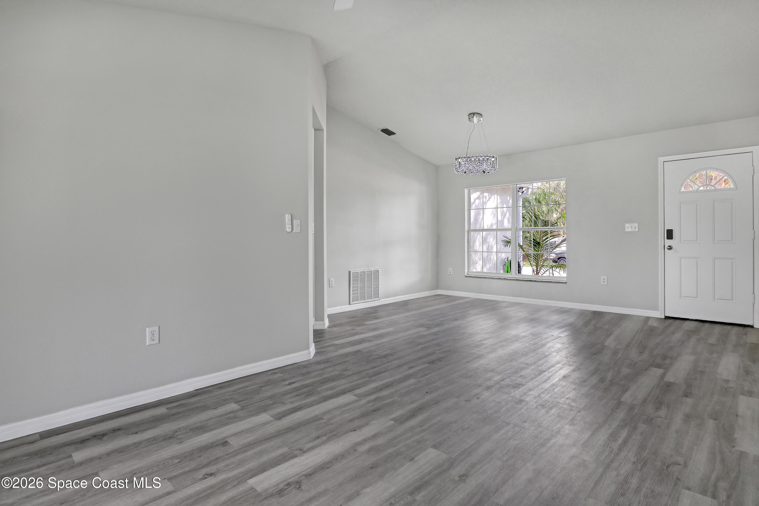 903 Raleigh Road Southeast Palm Bay, FL 32909 - Photo 5 of 30 Dining