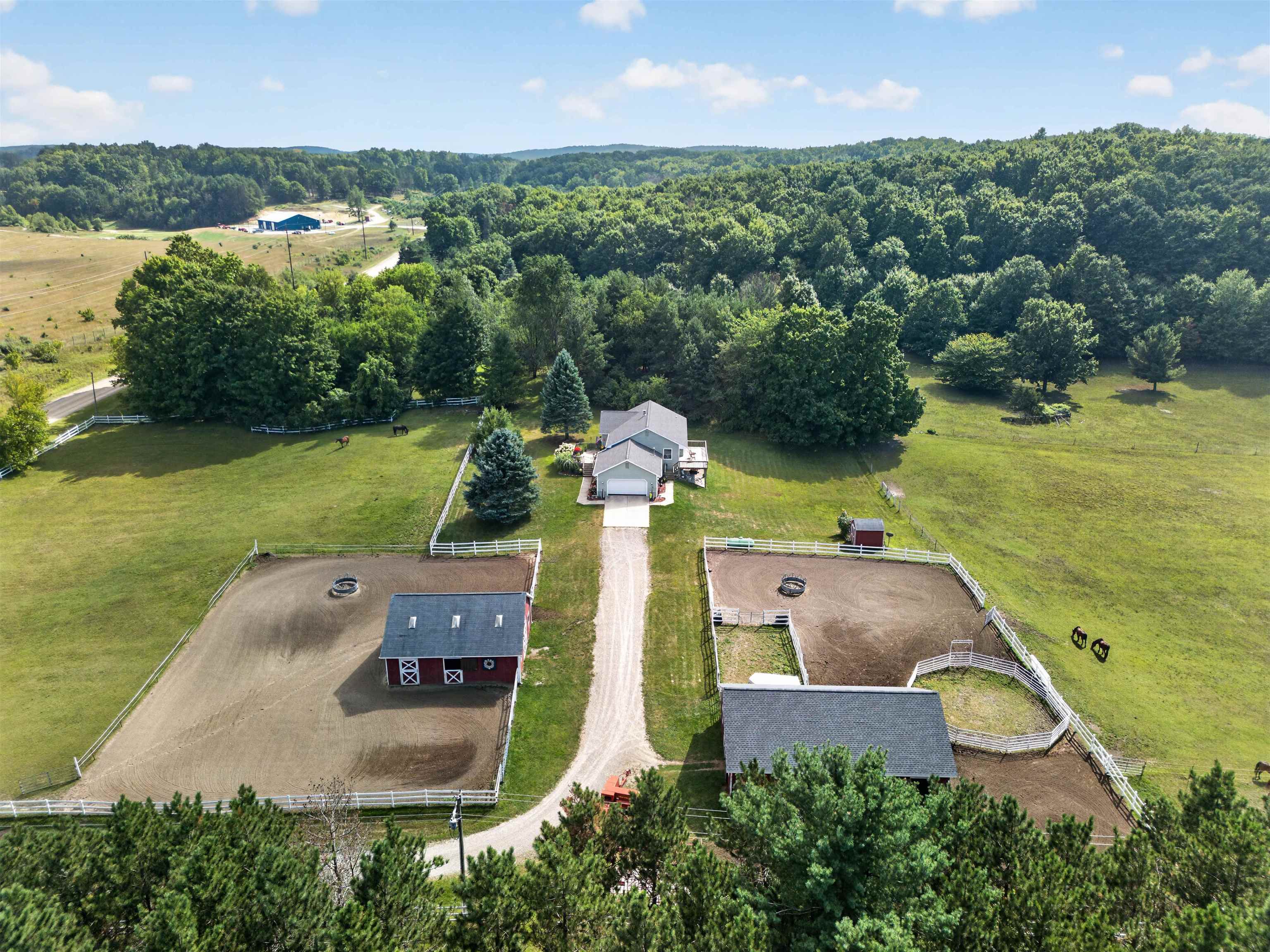 5493 South Bates Road Williamsburg, MI 49690 - Photo 5 of 33 Gallery Image 5