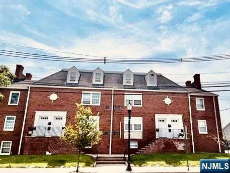 $1,975 | 348 A Boulevard, Unit 348A, Hasbrouck Heights, NJ 07604
