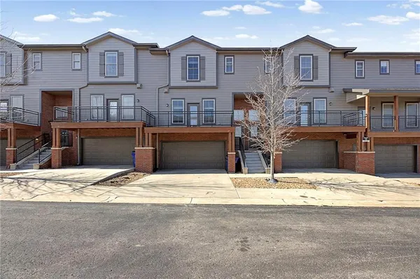 $270,000 | 5245 Overland Drive, Unit B25, Lawrence, KS 66049