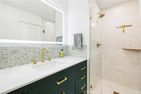 $1,179,000 | 23233 Sageview Court, Valencia, CA 91354