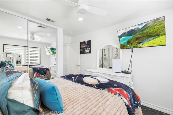 $1,179,000 | 23233 Sageview Court, Valencia, CA 91354