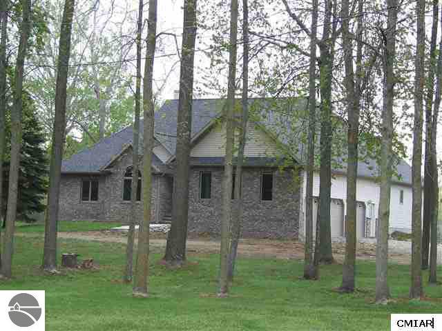 7390 North Winans Road Alma, MI 48801 - Photo 1 of 9 1774043.JPG