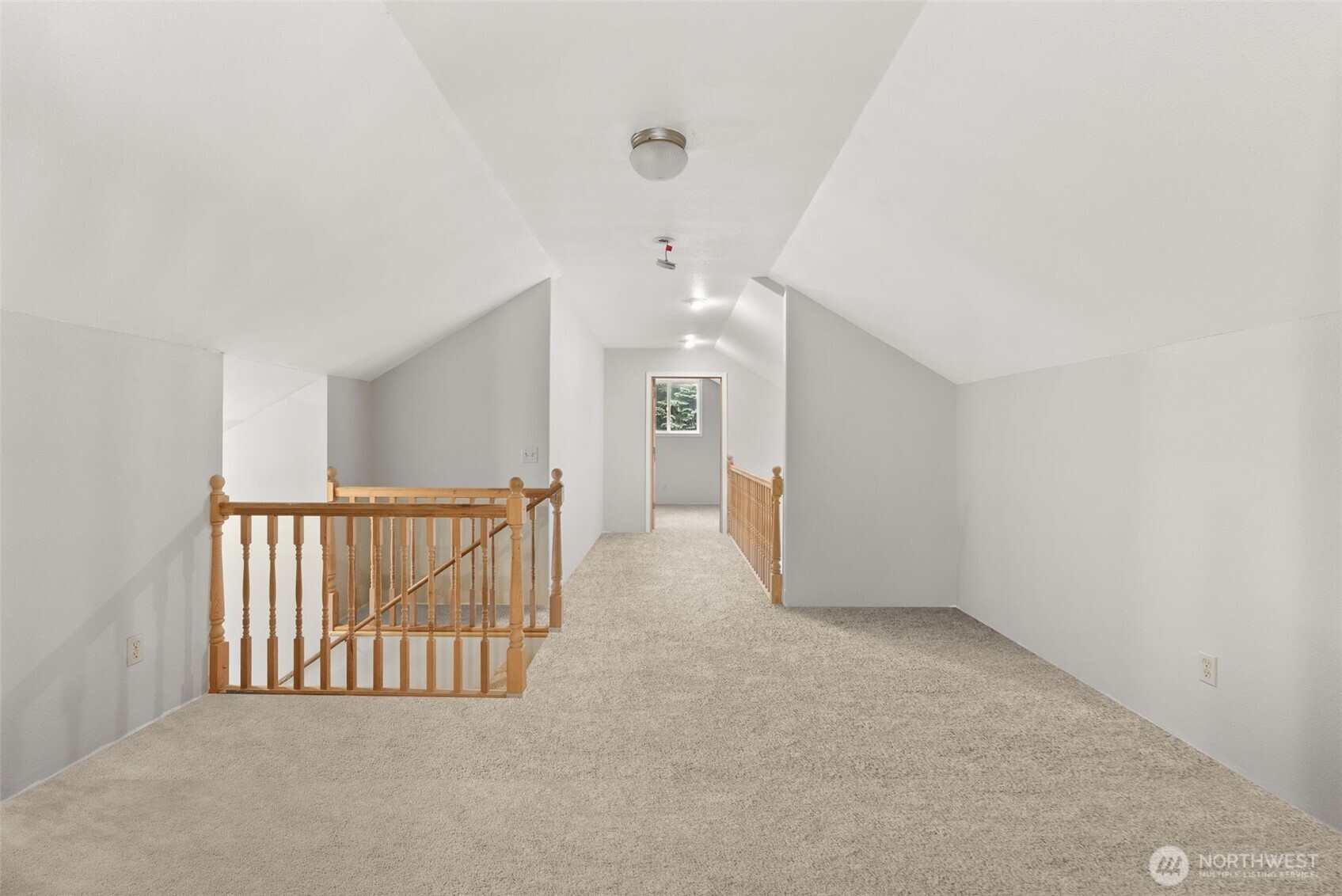 33 Rustemeyer Road Aberdeen, WA 98520 - Photo 31 of 39 a view of a hallway with staircase