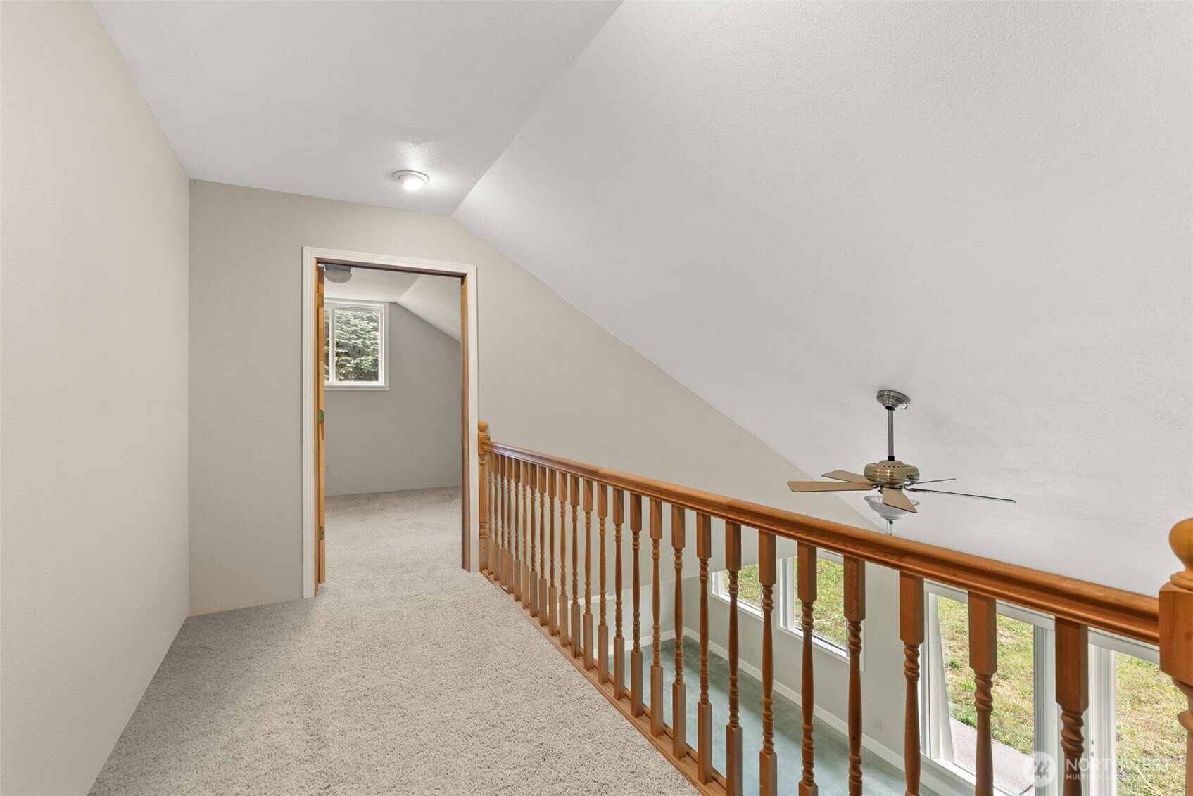 33 Rustemeyer Road Aberdeen, WA 98520 - Photo 32 of 39 a view of a hallway with closet