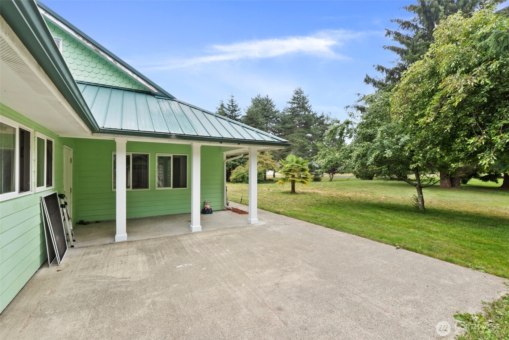 33 Rustemeyer Road Aberdeen, WA 98520 - Photo 4 of 39 a view of a house with a yard