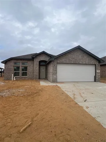 $319,005 | 1408 Quail Crk Drive, Cleburne, TX 76033