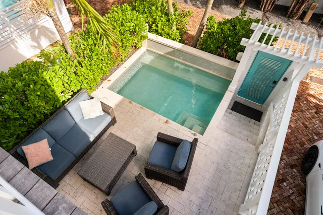 $2,649,000 | 81906 Overseas Highway, Unit 3, Islamorada, FL 33036