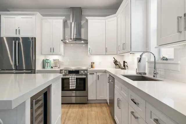 $2,649,000 | 81906 Overseas Highway, Unit 3, Islamorada, FL 33036