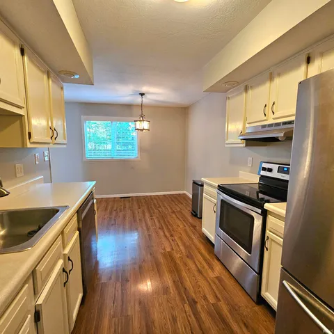 $199,900 | 1018 Forest View Drive South, Ellettsville, IN 47404