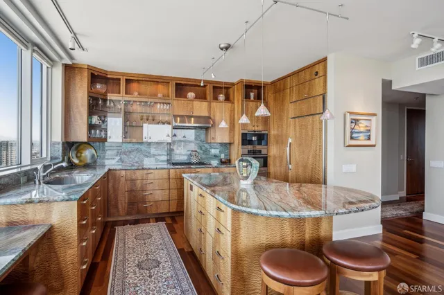 a outdoor view with a sitting space