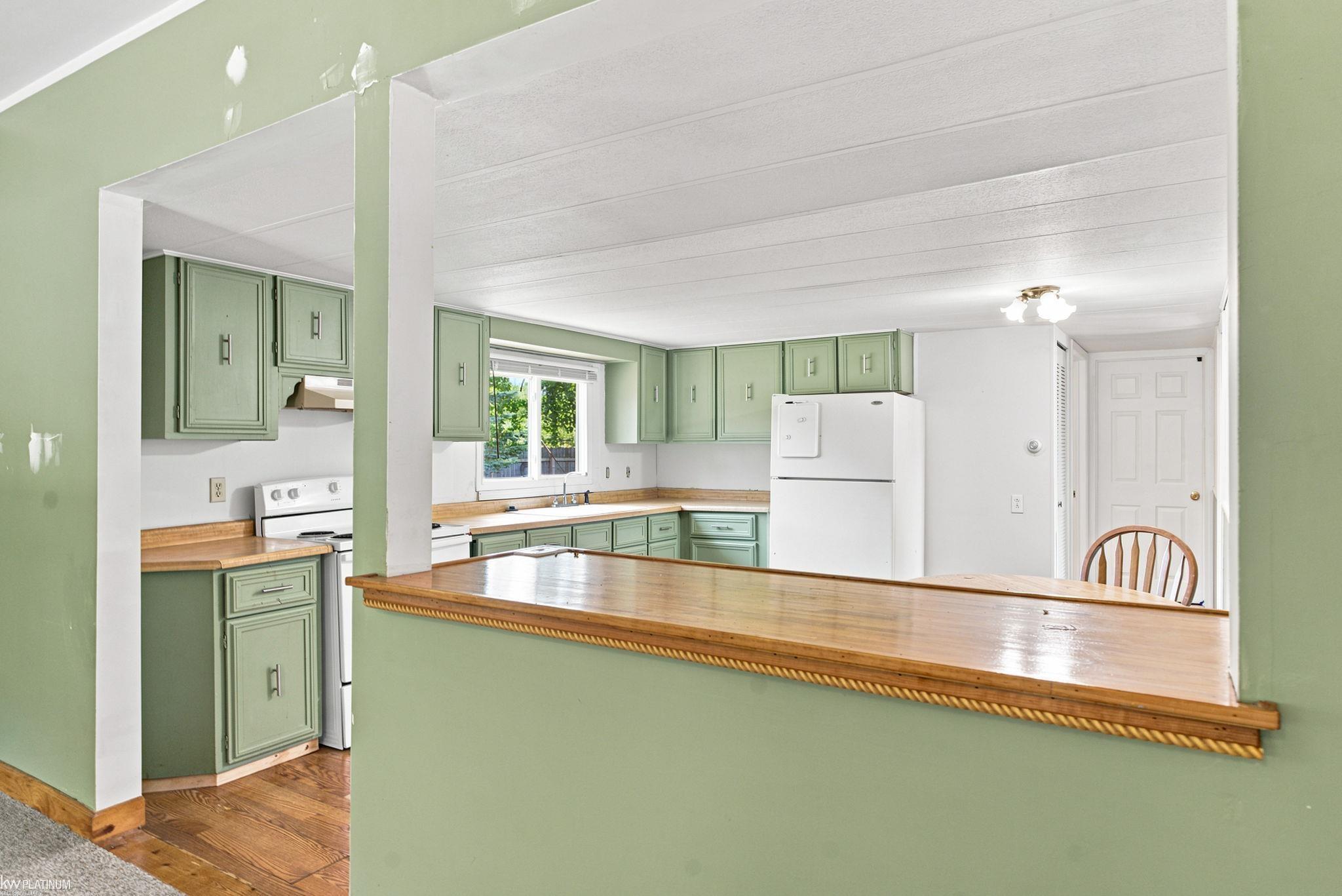 5469 Parker Road Fort Gratiot, MI 48059 - Photo 10 of 32