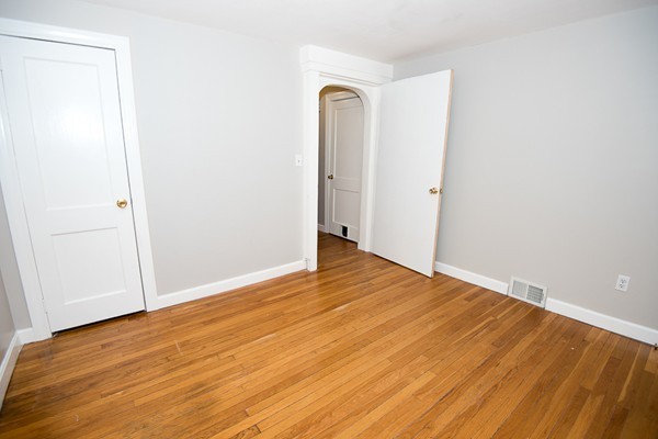 8 Rockaway Road Auburn, MA 01501 - Photo 11 of 30 Gallery Image 11