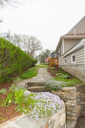 8 Rockaway Road Auburn, MA 01501 - Photo 3 of 30 Gallery Image 3