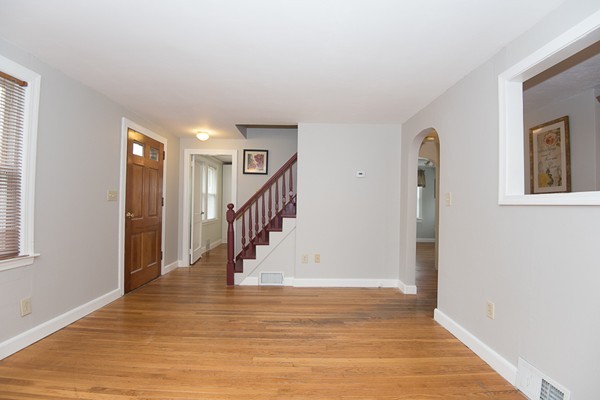 8 Rockaway Road Auburn, MA 01501 - Photo 5 of 30 Gallery Image 5