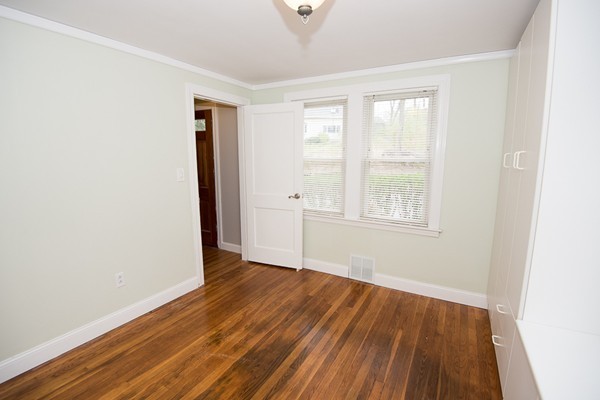 8 Rockaway Road Auburn, MA 01501 - Photo 8 of 30 Gallery Image 8