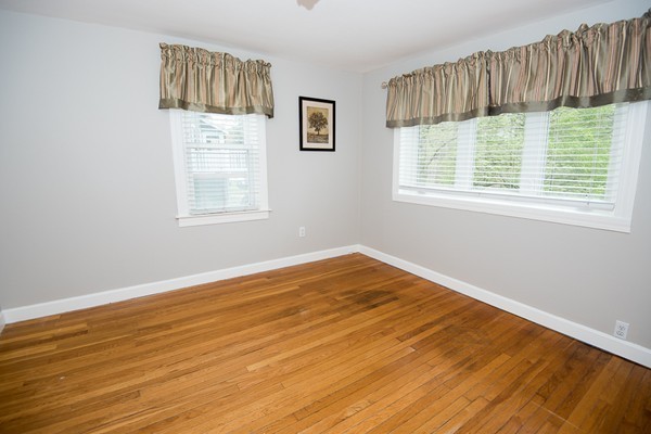 8 Rockaway Road Auburn, MA 01501 - Photo 10 of 30 Gallery Image 10