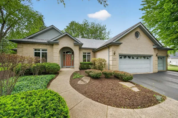 $600,000 | 6911 Prairie Drive, Spring Grove, IL 60081