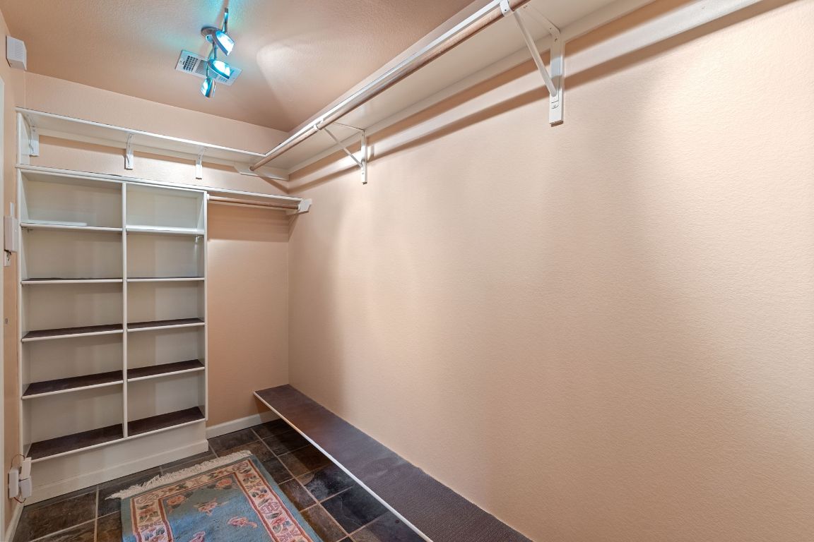 2114 Desco Drive Austin, TX 78748 - Photo 38 of 40 View of spacious closet