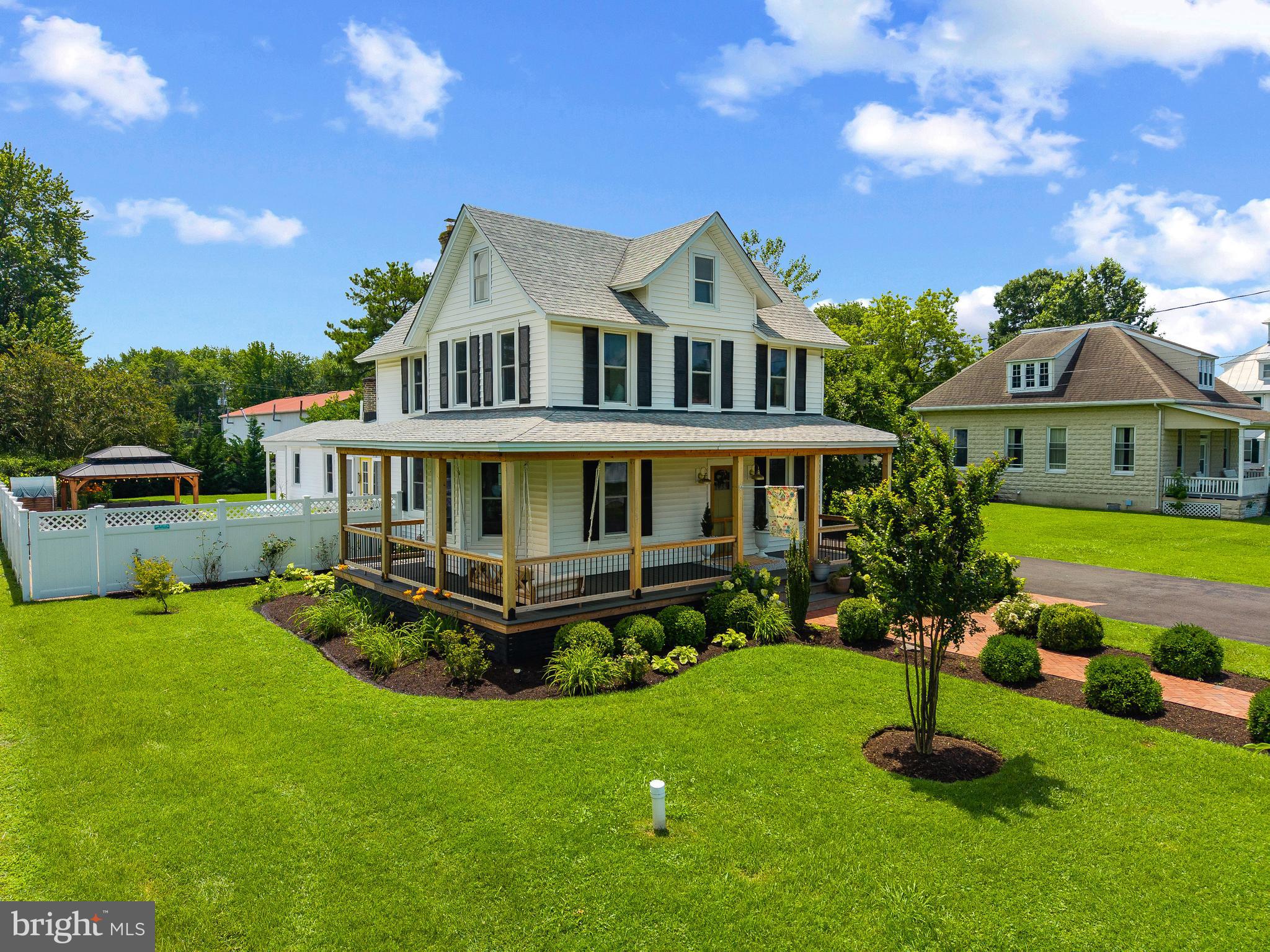618 Love Point Road Stevensville, MD 21666 - Photo 2 of 41 Beautifully landscaped front yard