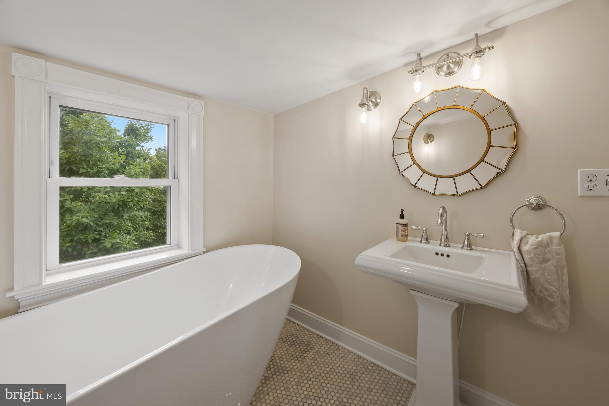 618 Love Point Road Stevensville, MD 21666 - Photo 27 of 41 Second bathroom