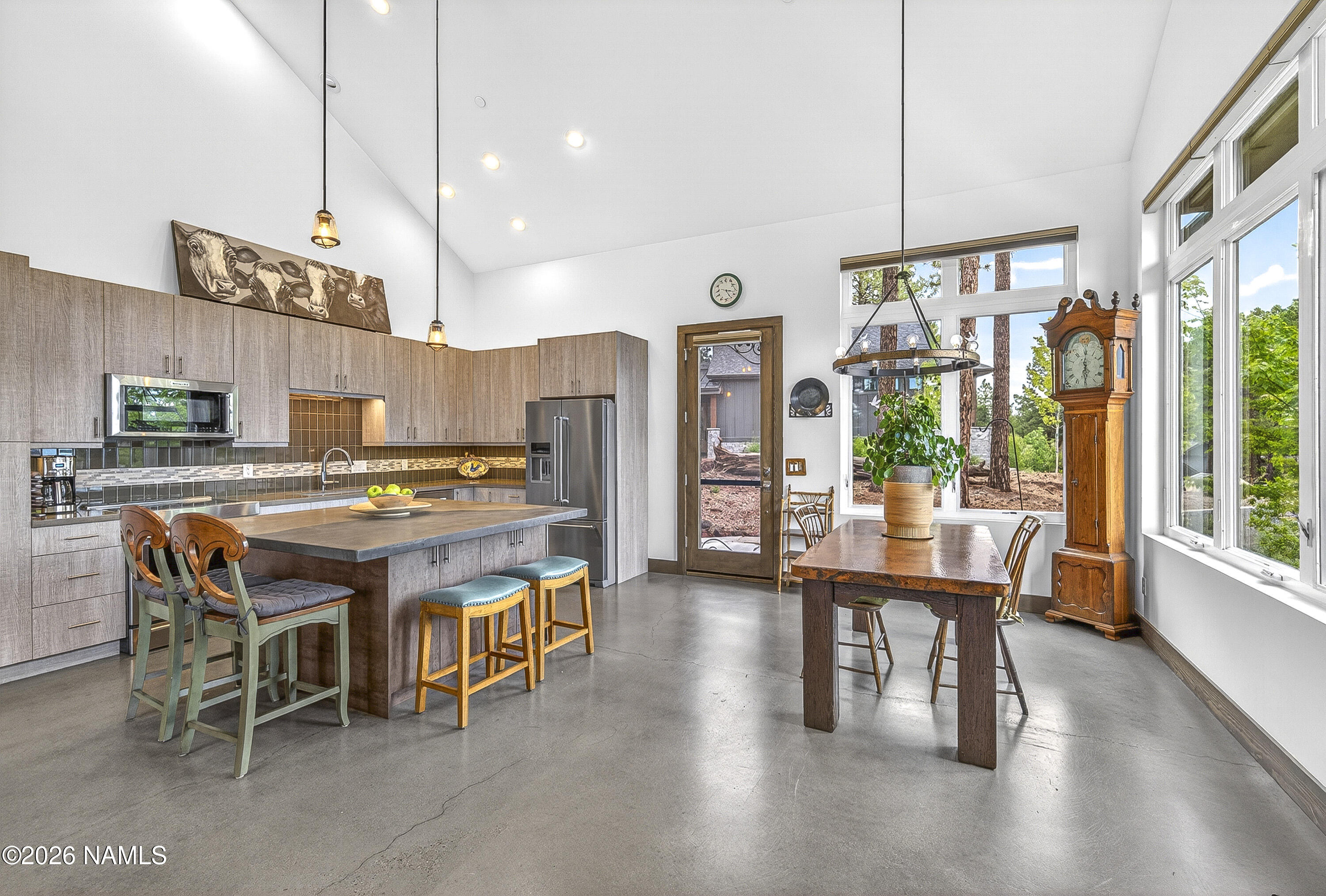 4165 Lariat Loop Flagstaff, AZ 86005 - Photo 8 of 42 Kitchen/Dining
