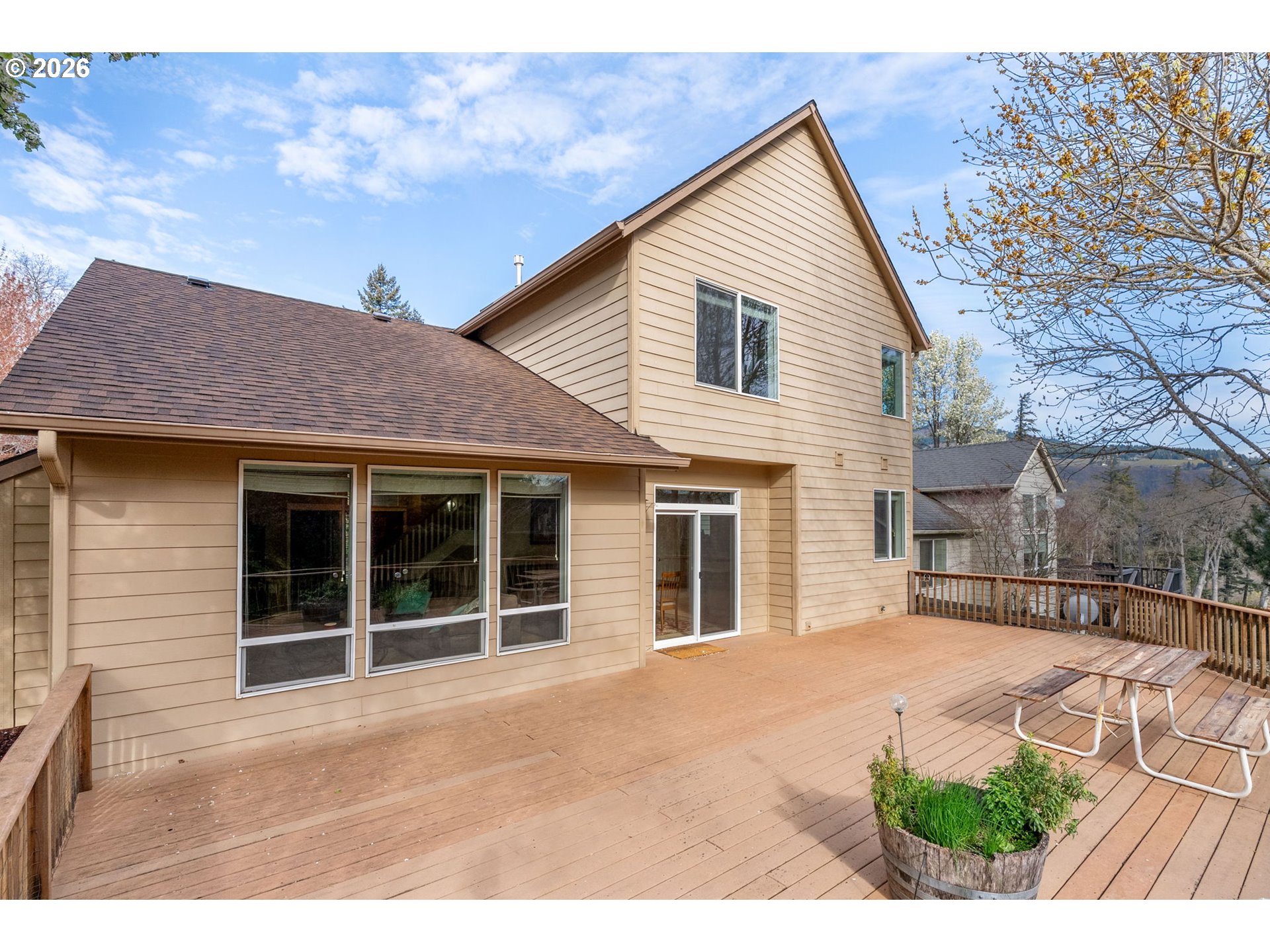 505 Dogwood Road Hood River, OR 97031 - Photo 3 of 45