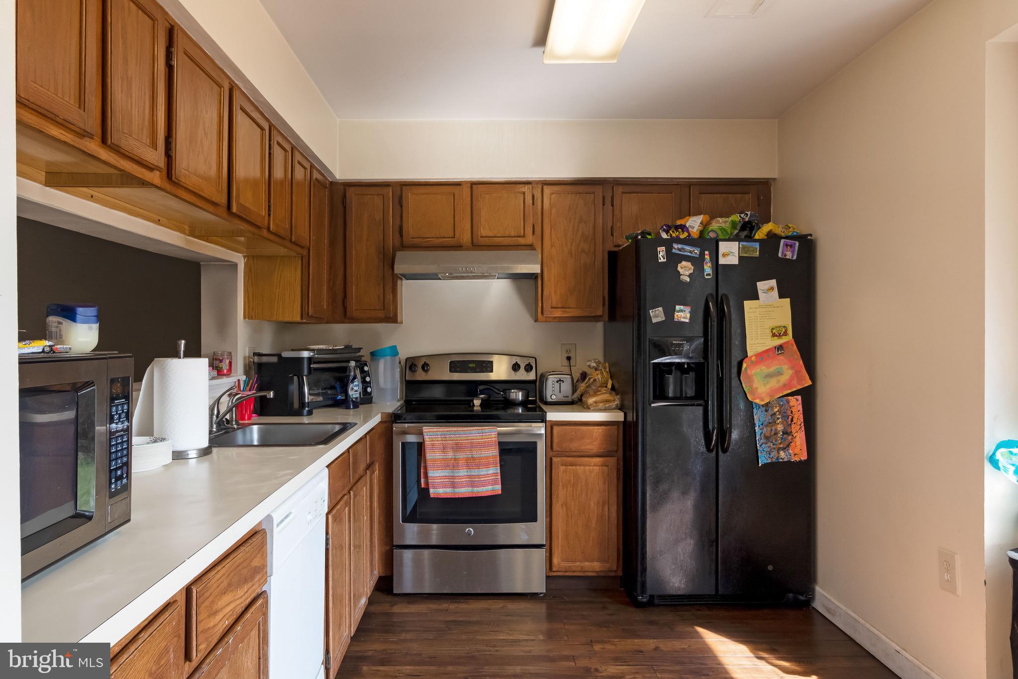 7403 Emerald Drive Manassas, VA 20109 - Photo 8 of 33