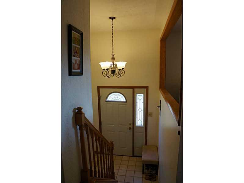 1917 Hill Road Monaca, PA 15061 - Photo 14 of 19 Entry/Foyer.