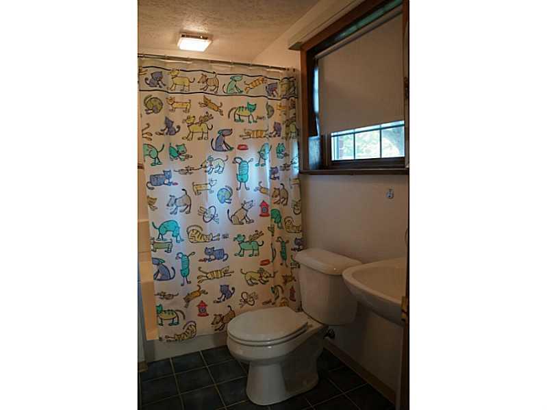 1917 Hill Road Monaca, PA 15061 - Photo 17 of 19 Full Bath.